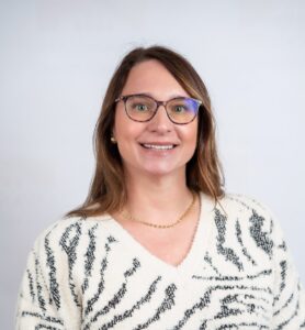 Julie Hansil Headshot